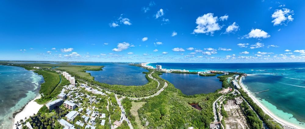 City_Overiew_Cancun_25f39506f5