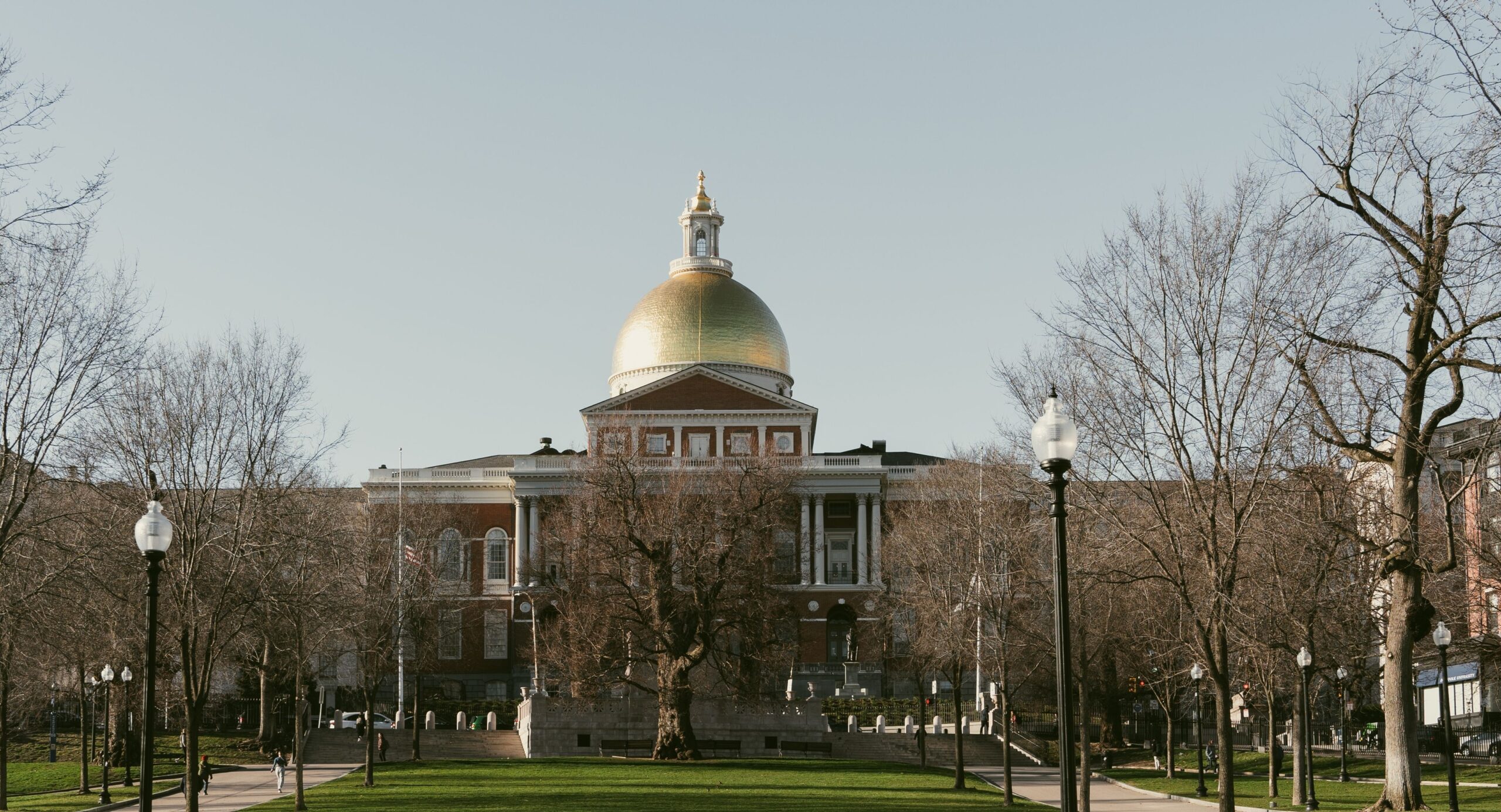 City_Overview_Massachusetts_State_House_in_Boston_Common_Boston_Massachusetts_bbbf918918