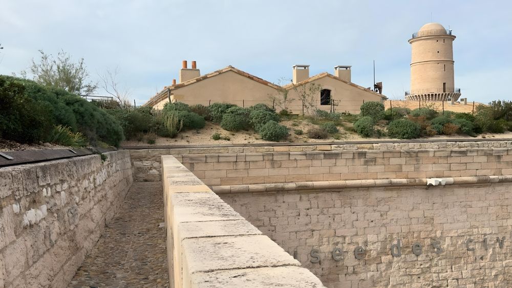 Historical_background_marseille_b72c72e5f0