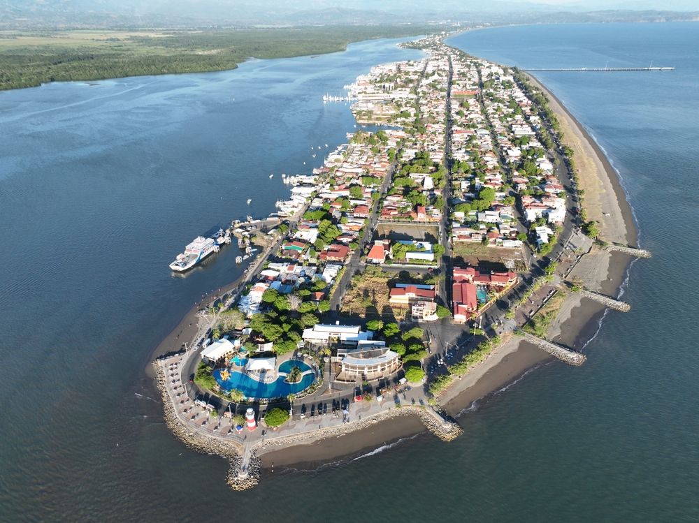 shutterstock_2432392639_9ff04ce327